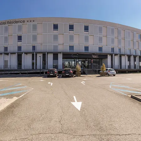 Zenitude Hotel-residences Fluvia Апарт-отель 3*