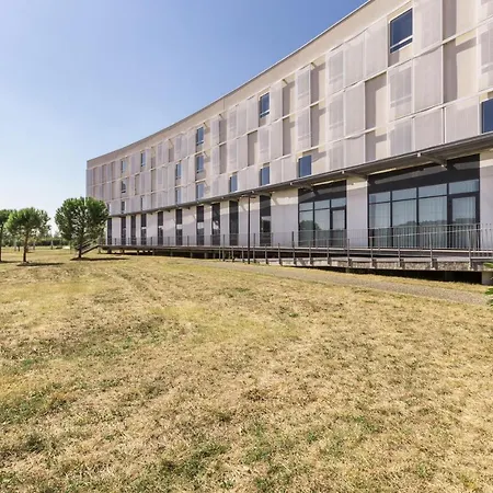 Zenitude Hotel-residences Fluvia 3*