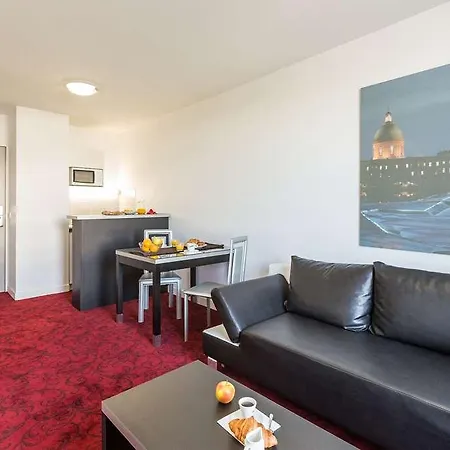 Zenitude Hotel-residences Fluvia Apart-hotel Toulouse