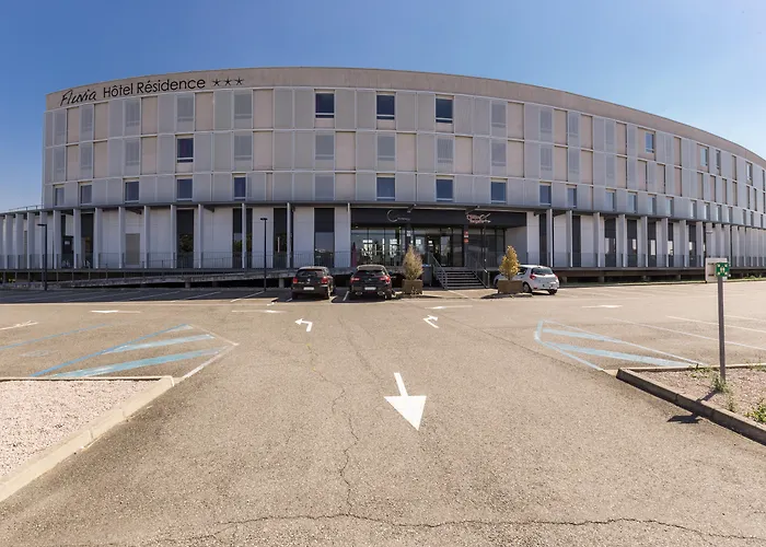 Zenitude Hotel-residences Fluvia 아파트호텔 3*