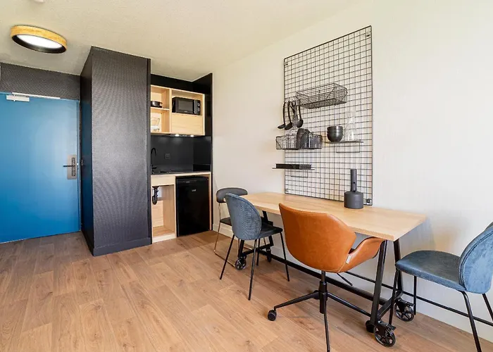 Zenitude Hotel-residences Fluvia Aparthotel