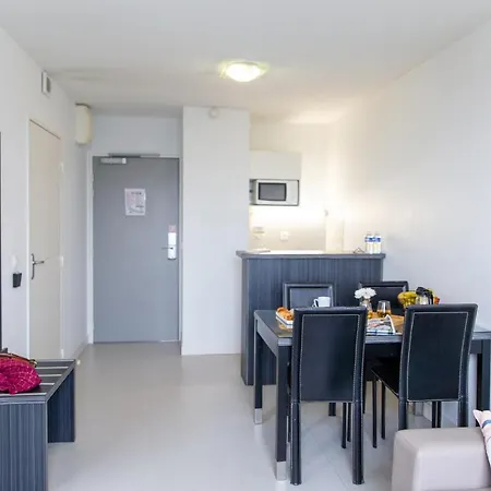 Zenitude Hotel-residences Fluvia 公寓式酒店 3*